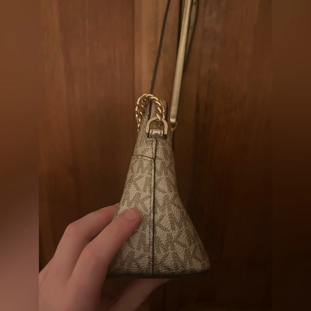 Michael Kors Jet Set Travel Medium Logo Dome Crossbody Bag W/ Gold Hardware